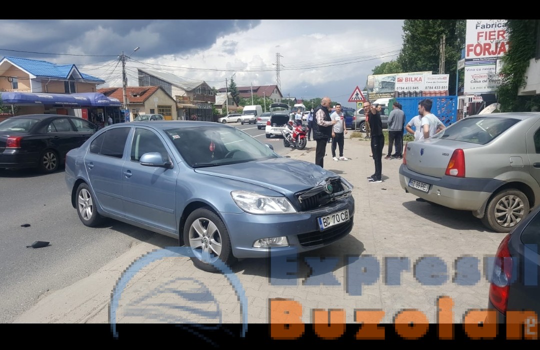 Motociclist în stare gravă după ce a fost implicat într-un accident la Mărăcineni