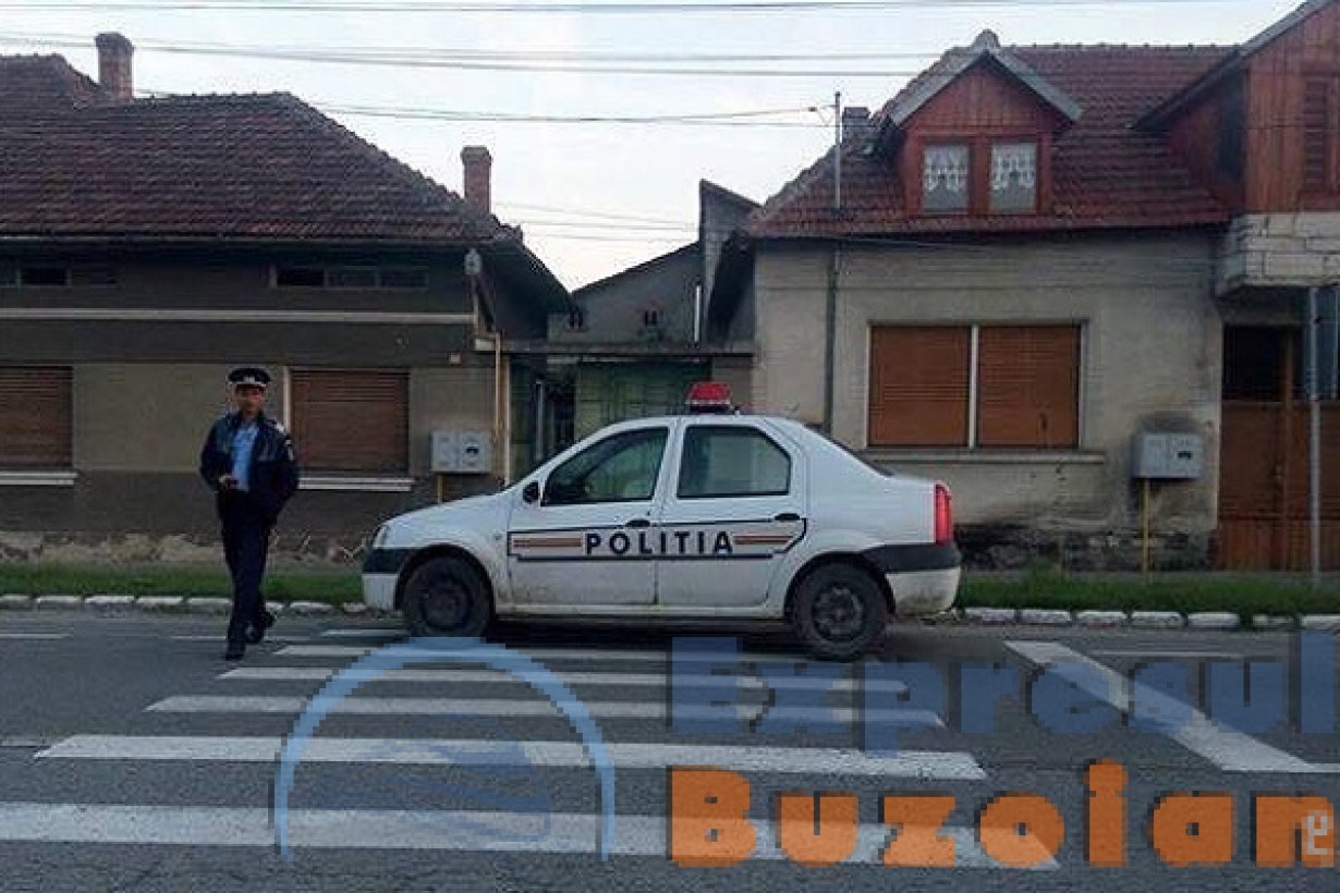 VIDEO Fetiță spulberată de o mașină pe trecerea de pietoni