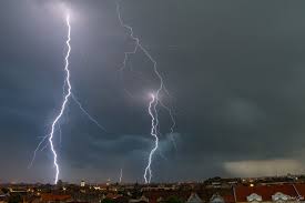 Buzăul, sub cod galben de furtună. Ce spun meteorologii