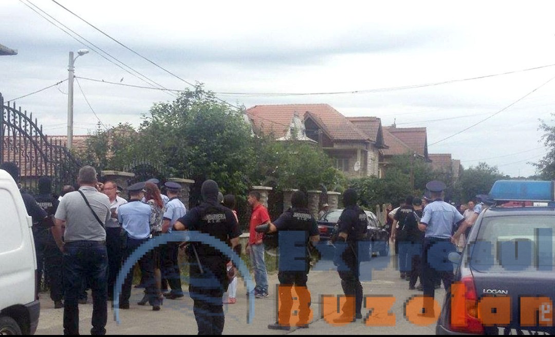 Scandal și amenințări cu pistolul, la un botez în Vernești. Ce au descoperit polițiștii