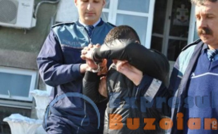 S-a trezit cu hoțul în casă. Ce au descoperit oamenii legii