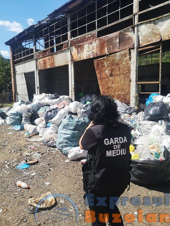 Amendă uriașă aplicată Primăriei Siriu de Garda de Mediu. Ce au descoperit comisarii