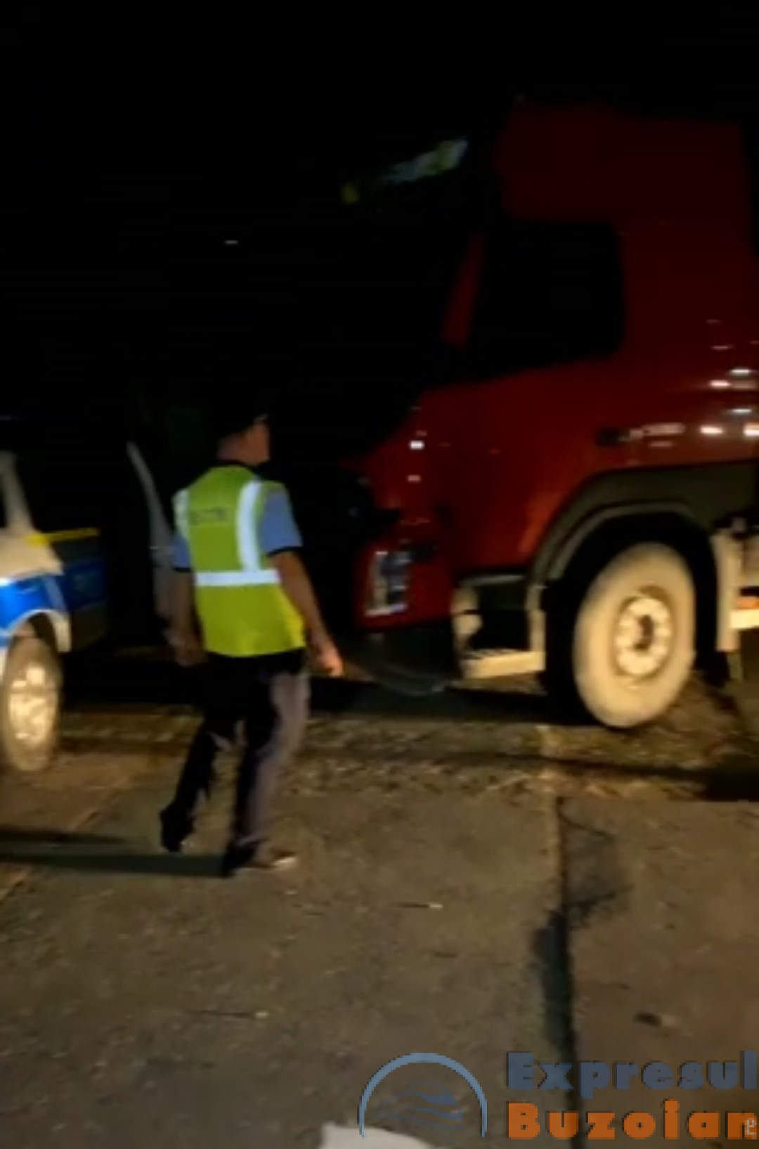 VIDEO Continuă lupta cu mafia lemnului. Șoferii camioanelor pline cu lemne au refuzat proba cântarului