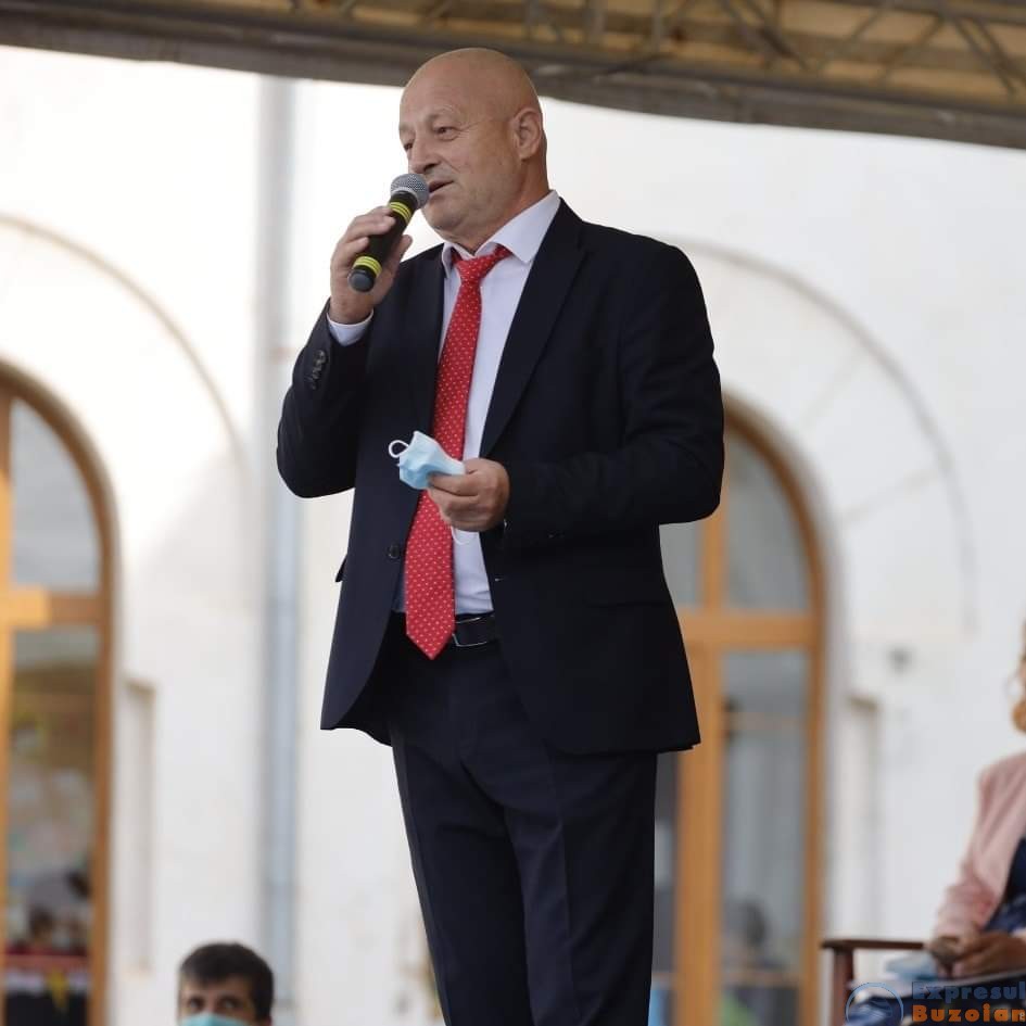 Președintele Consiliului Județean, în mijlocul elevilor în prima zi de școală