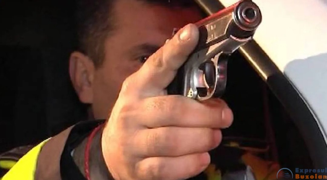 Focuri de armă pentru oprirea unui adolescent de 16 ani care a evadat. Era sub escortă la spital