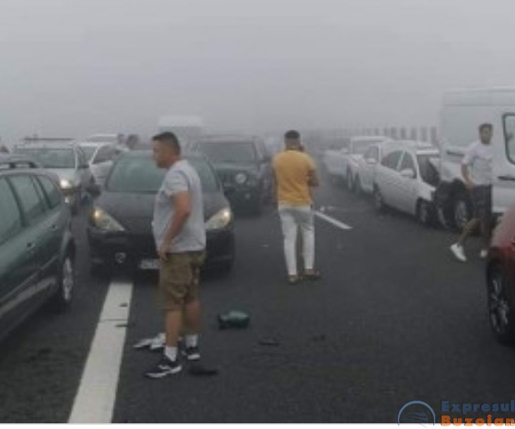 Carambol cu trei mașini la Mărăcineni. Traficul este infernal