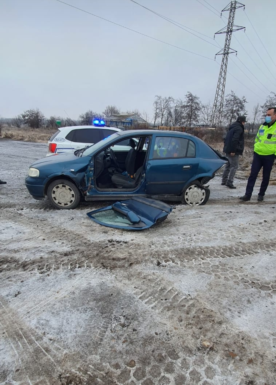 UPDATE Accident pe DN2E85, între Gura Câlnău și Potârnichești. O persoană este încarcerată