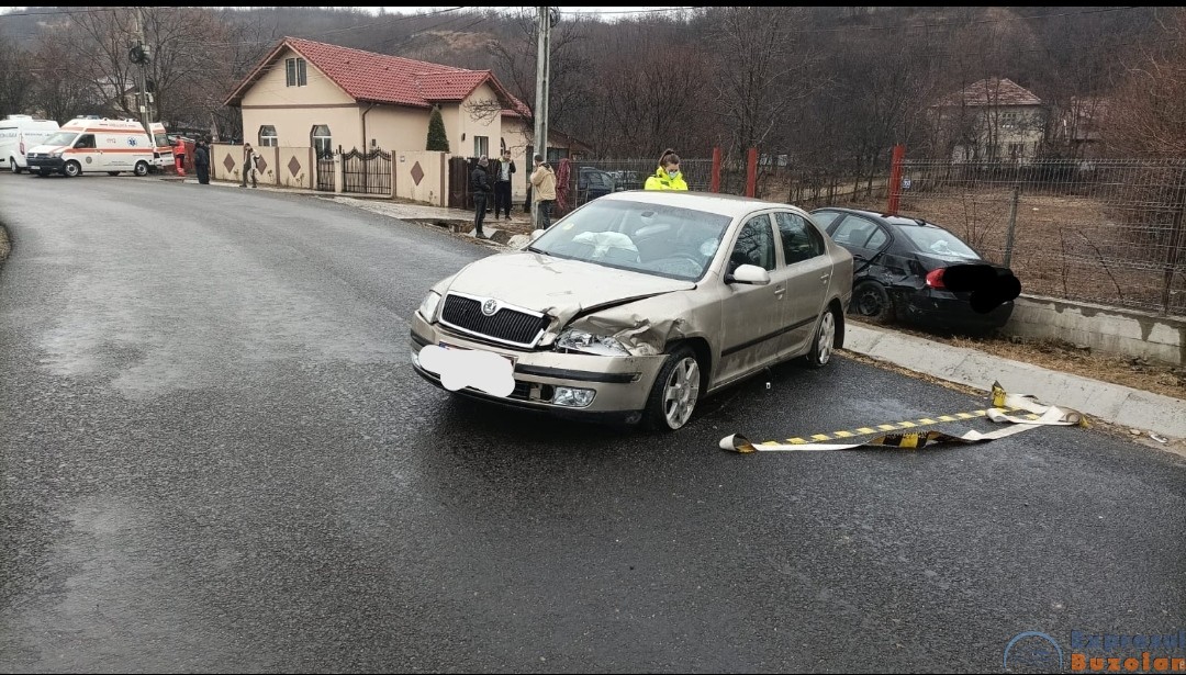 Accident grav între Cernătești și Săpoca. O femeie și-a pierdut viața, iar traficul este blocat