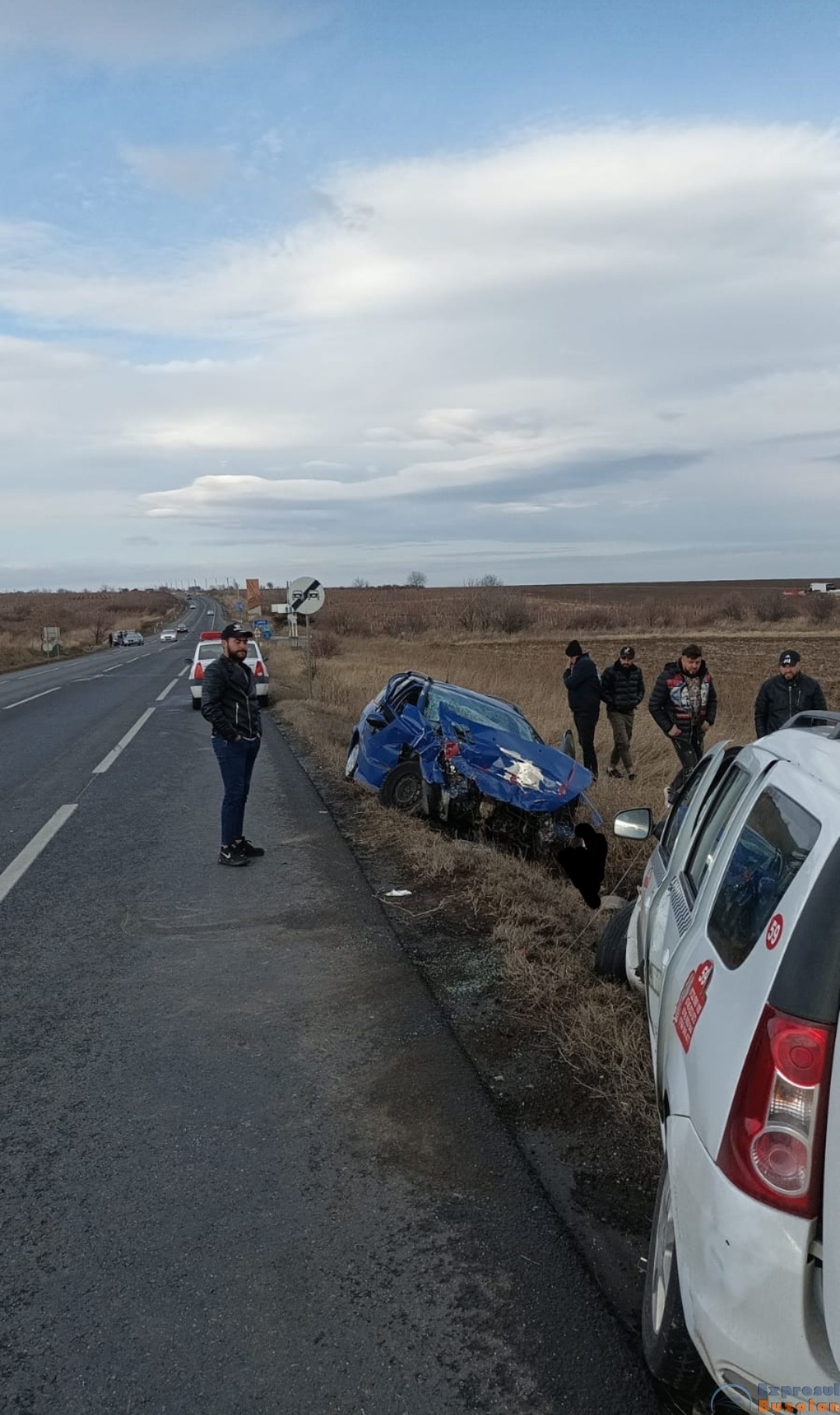 UPDATE Șase persoane rănite, în urma unui grav accident produs la limita cu Vrancea