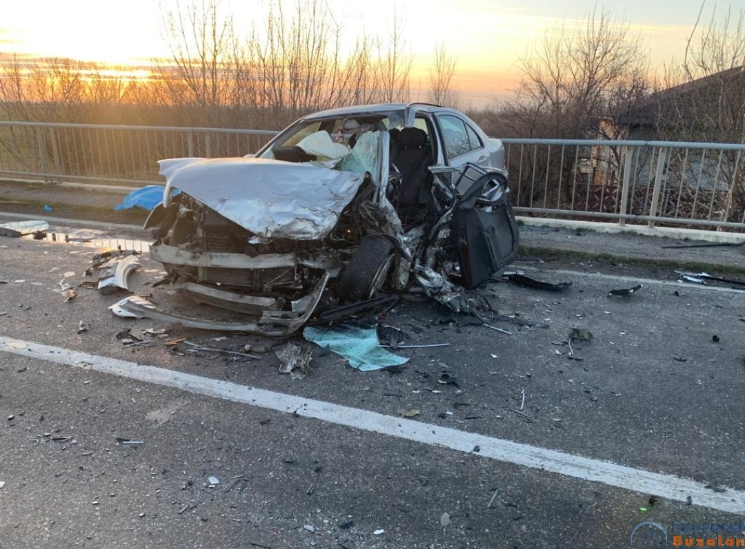 UPDATE O persoană decedată și două în stare critică, în urma unui accident petrecut la Istrița