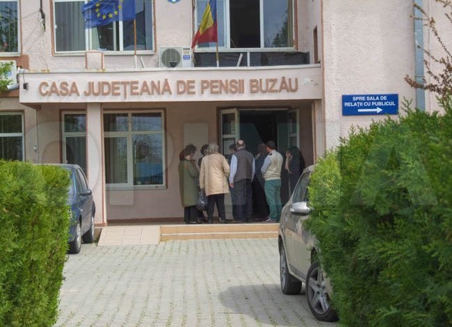 Casele Județene de Pensii Buzău și Vrancea, în vizorul procurorilor DNA. Ce caută anchetatorii