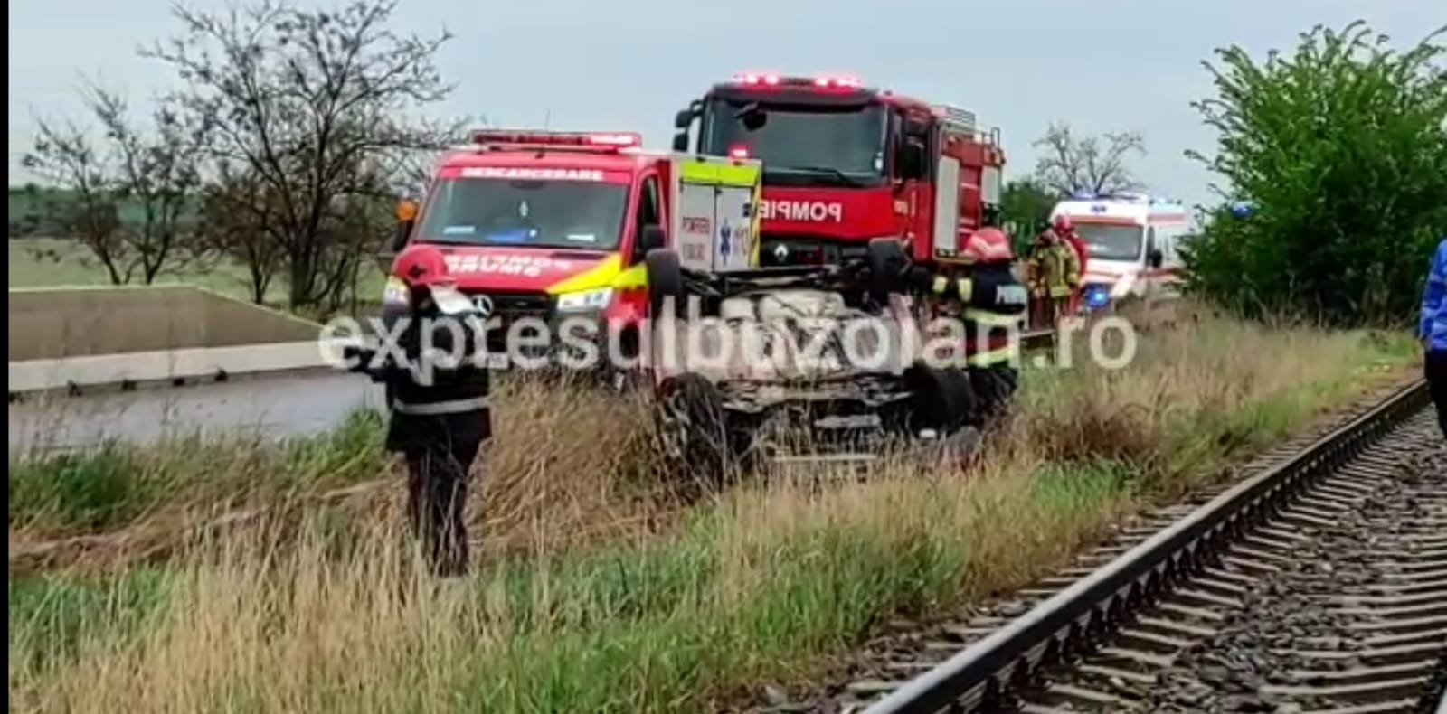 VIDEO Accident grav pe Șoseaua Nordului. O mașină s-a răsturnat și două persoane sunt rănite