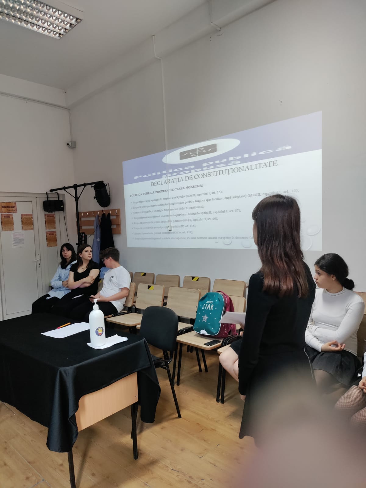 Elevii și profesorii Liceului de Arte, implicați în promovarea metodei de educație civică Proiect: Cetățeanul