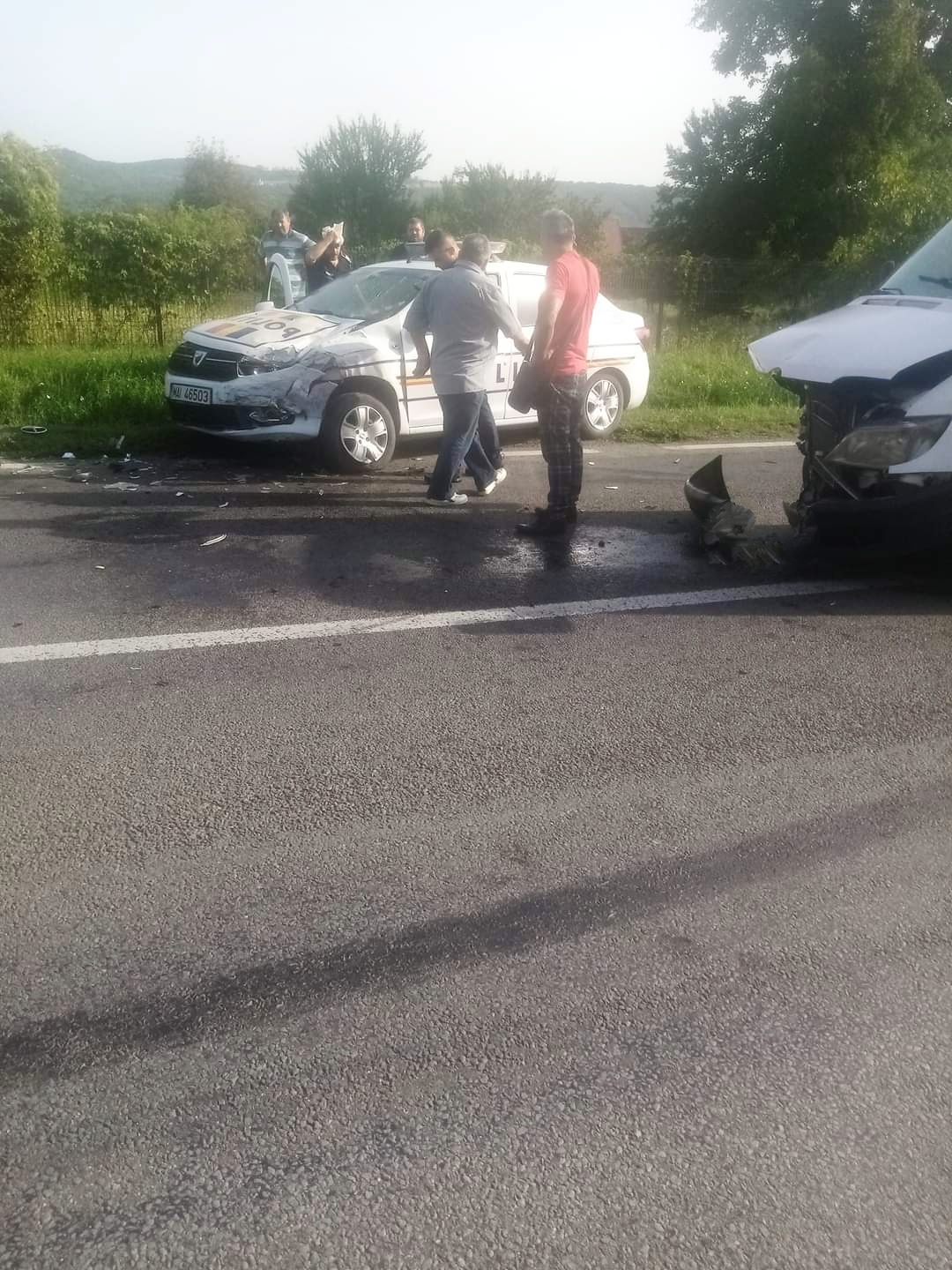 O mașină de poliție, implicată într-un accident rutier la Măgura