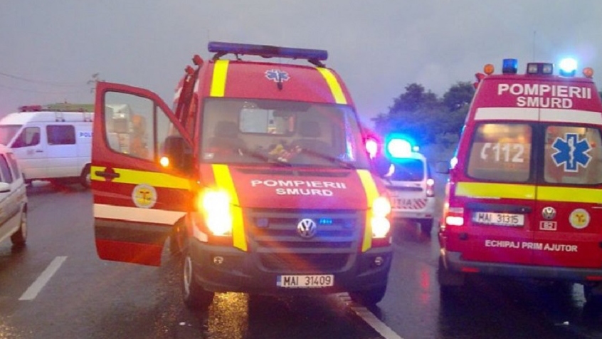 Doi copii de 7 și 10 ani, răniți într-un grav accident la Săhăteni