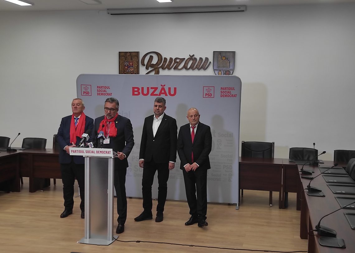 Galerie foto Ministrul Culturii, senatorul social-democrat Lucian Romaşcanu, ales în unanimitate preşedinte al PSD Buzău