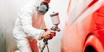 Atelier de tinichigerie auto angajează preparator-vopsitor. Se oferă salariu motivant