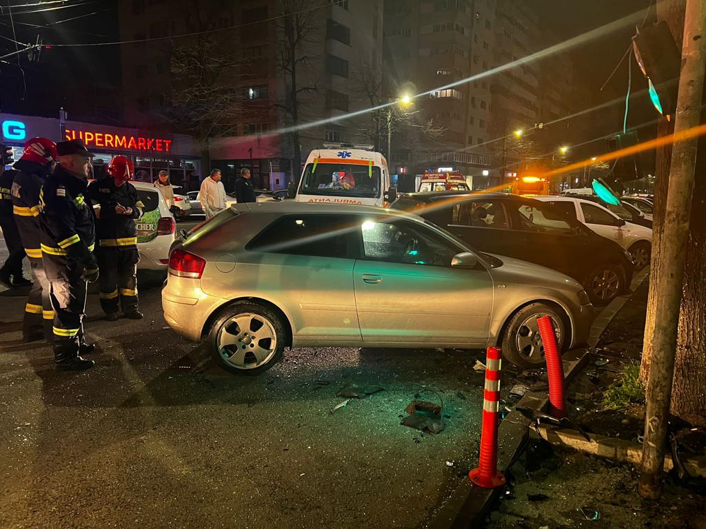 O persoană rănită și 4 mașini avariate, în urma unui accident petrecut pe Bulevardul Unirii