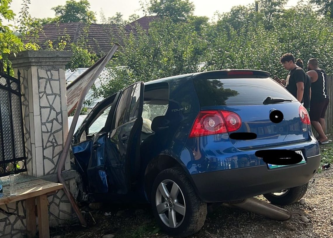 Accident grav la Calvini. A fost solicitat elicopterul SMURD