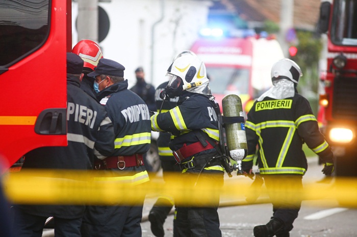 UPDATE Pericol de explozie pe o stradă din Buzău. Conductă de gaze, avariată de o mașină