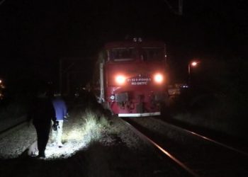 Trafic feroviar blocat la Tăbărăști. O persoană a fost surprinsă și accidentată de tren