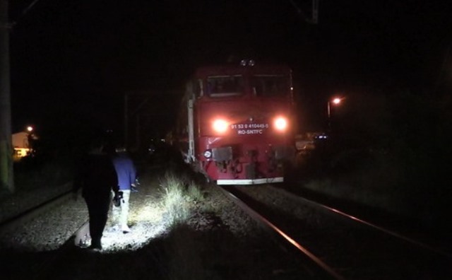 Trafic feroviar blocat la Tăbărăști. O persoană a fost surprinsă și accidentată de tren