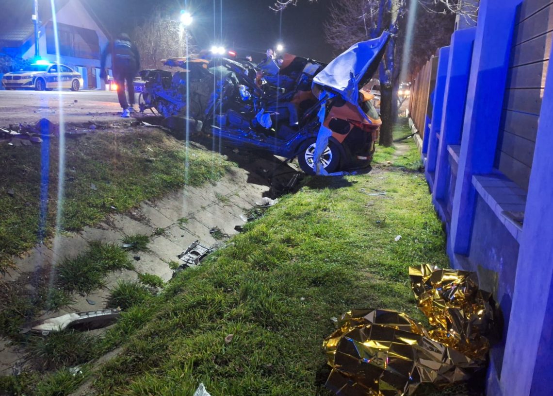 Accident grav la Costești. O femeie a decedat în urma unui impact frontal