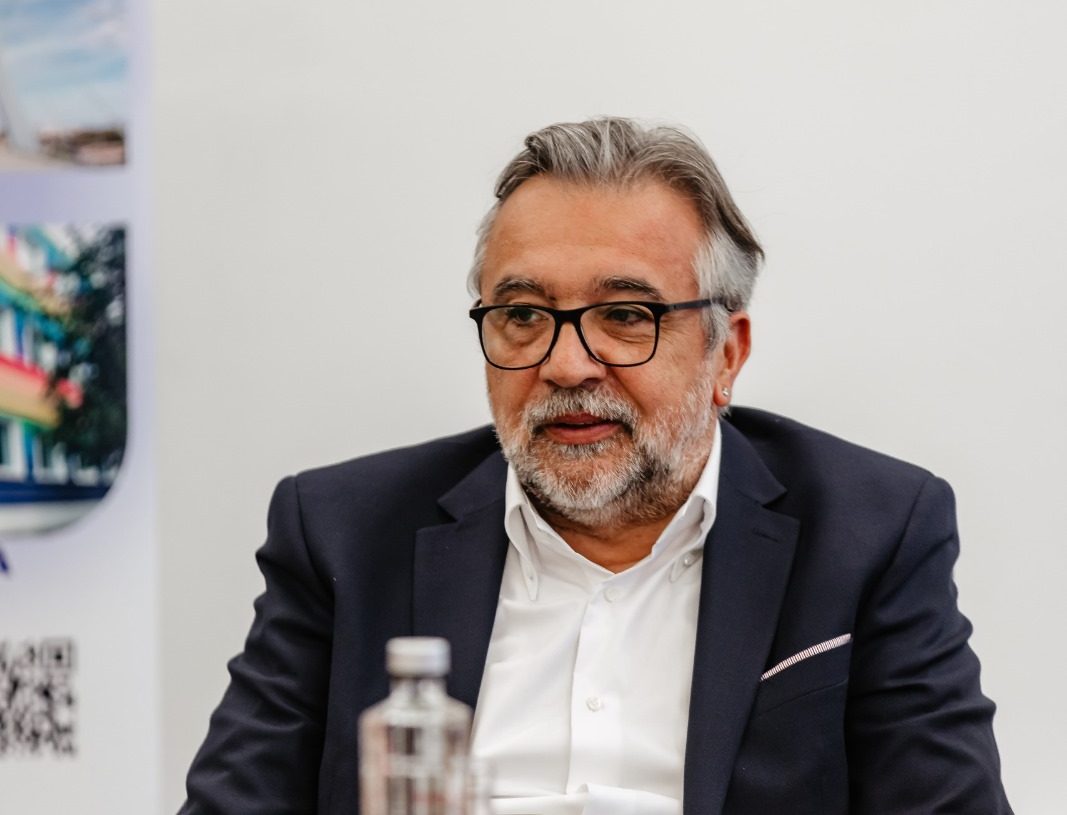 Consiliul Județean Buzău a semnat contracte de finanțare europeană pentru modernizarea infrastructurii medicale și administrative