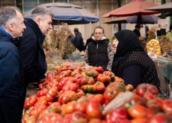 Marcel Ciolacu promite o revoluție economică la Râmnicu Sărat: Parteneriat strategic și scutiri de taxe pentru investitori!