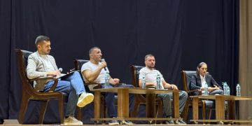 Tinerii buzoieni față în față cu luptători MMA „Stop violenței stradale! Cine lovește pierde tot!”