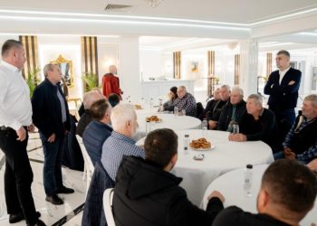 Marcel Ciolacu, întâlnire cu legumicultorii din Mărăcineni: planuri pentru depozit frig și soluții la irigații