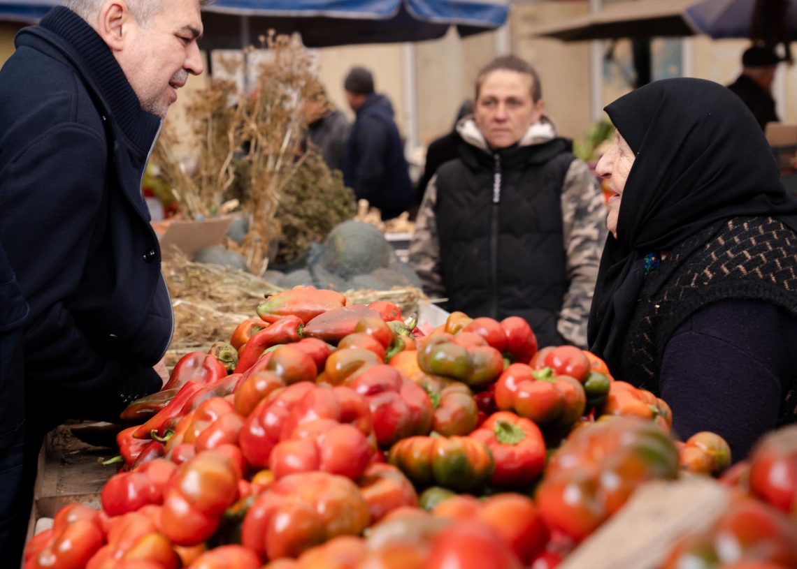 Marcel Ciolacu: „Este scandalos cum Bolojan și Nazare vor să ia și pielea de pe omul simplu, impozitând munca cinstită din sere și solarii!”
