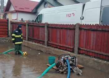 GALERIE FOTO: Inundații și alunecări de teren în Buzău: ISU în alertă maximă