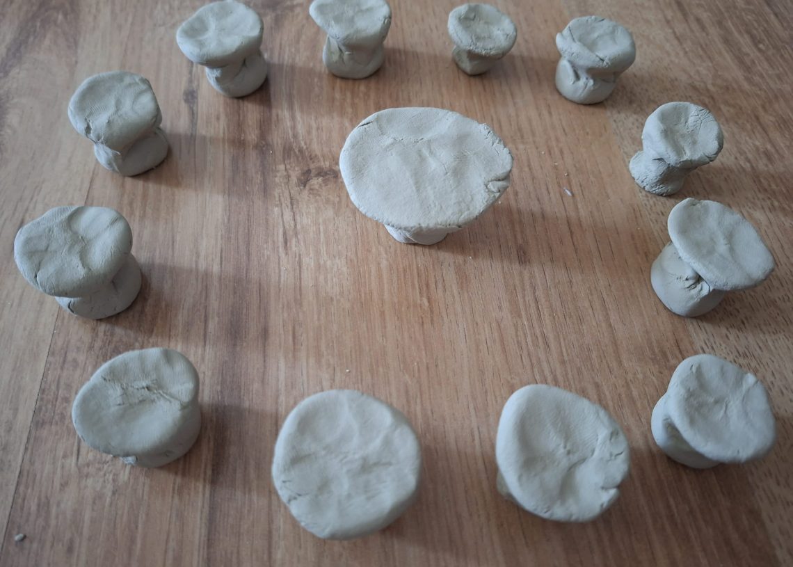 Brâncuși 150: „Brâncuși ne privește pe toți!” – copiii din grupele mijlocie „Floricelele” și mare „Buburuzele” de la Grădinița cu Program Normal Piticot Buzău celebrează arta prin activități creative realizate acasă