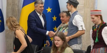 A început Festivalul Internațional de Folclor „Plaiurile Mioriței” la Buzău